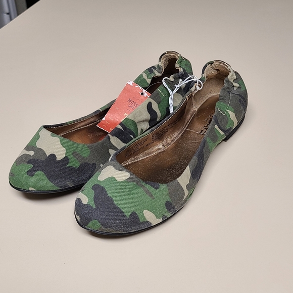 Mossimo Supply Co. Shoes - Mossimo Camo ballet flats size 7 1/2